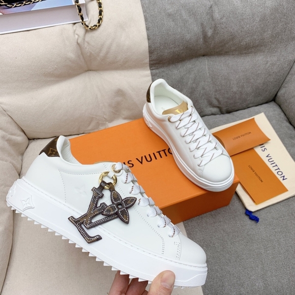 👑👑Louis Vuitton Nice sneakers 👟👟 - Picture 2 of 9